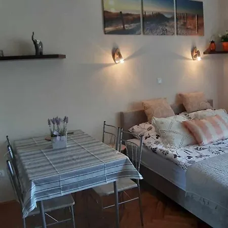 Rosy Apartman Appartement Vonyarcvashegy